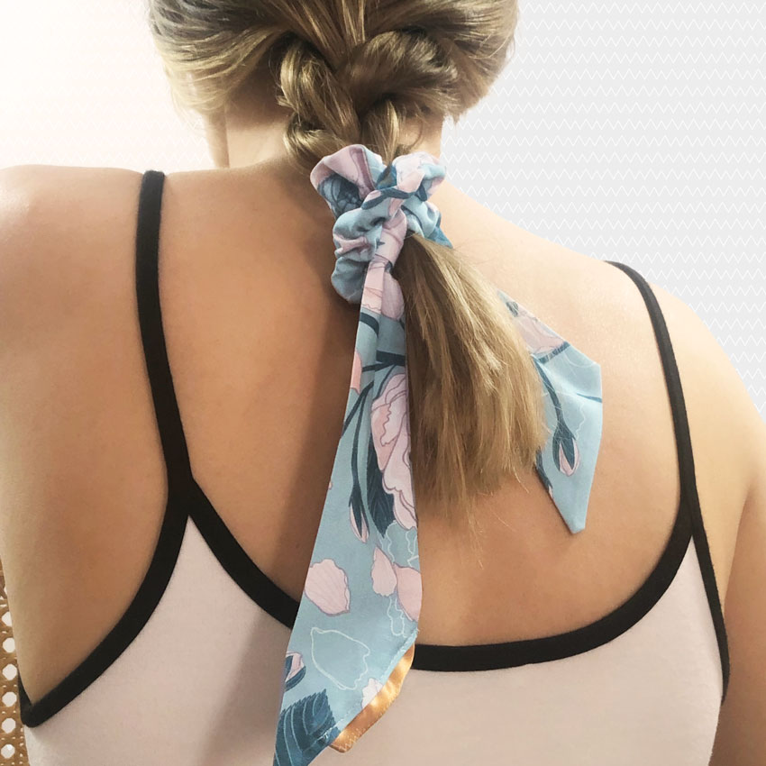 Frotka do włosów ze wstążką w różowo niebieskie w kwiaty